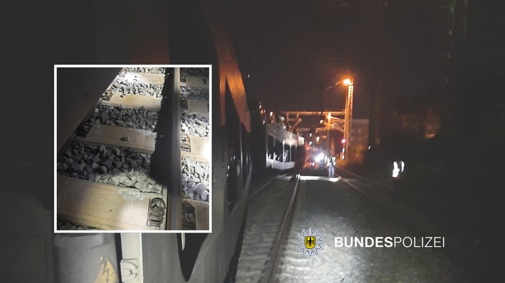 Bundespolizeidirektion München: Autoreisezug entgleist 150 Reisende blieben unverletzt