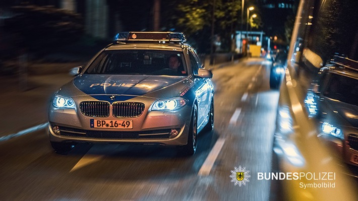 Bundespolizeidirektion München: Schlägerei in der S-Bahn / Ein Tatverdächtiger flüchtig