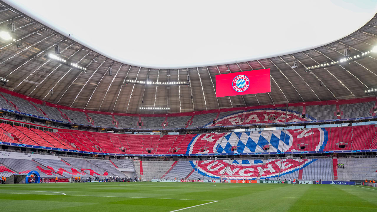 FC Bayern: Saxophonist André Schnura spielt Hymne zum Bundesliga-Start | Sport