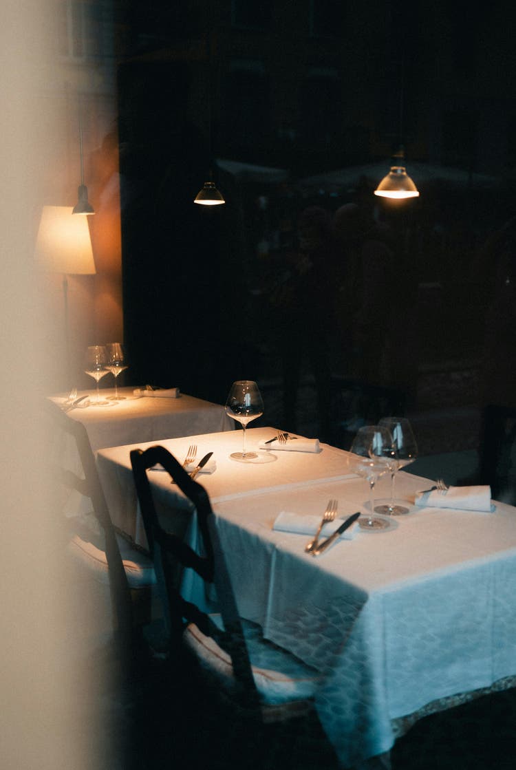 Auch in Zürich gibt es Restaurants, die bis spätabends Essen servieren.