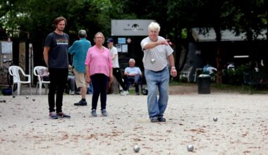 Boule in Köln: Was am Zielen mit der Kugel so fasziniert