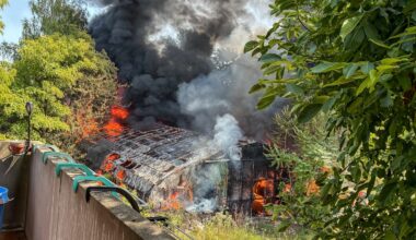 Brand in Offenbach: Polizei hilft mit Wasserwerfern beim Feuerlöschen | Regional
