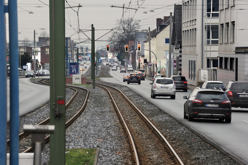 SPD: Herforder Straße dreispurig ausbauen