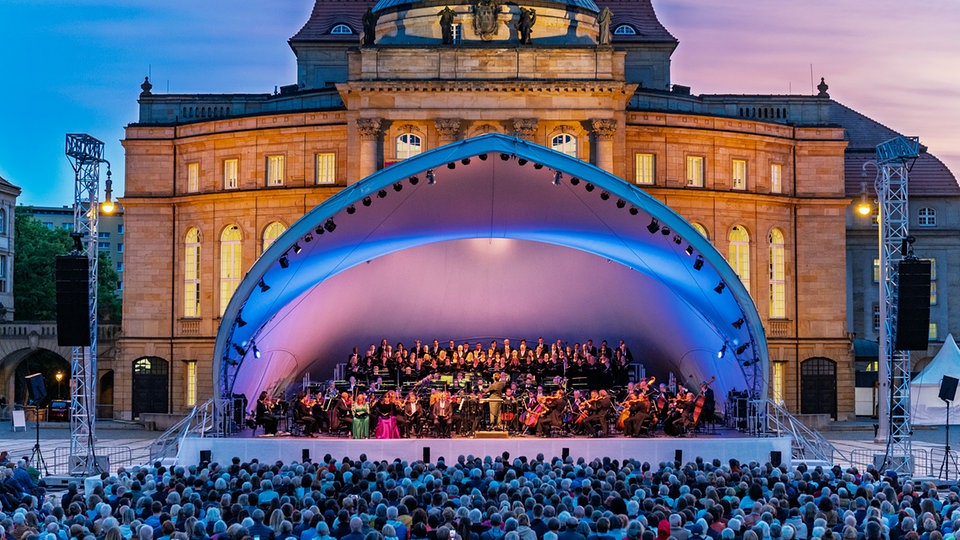 Leichte Sprache: Am Freitag beginnt der MDR-Musik-Sommer in der Stadt Chemnitz