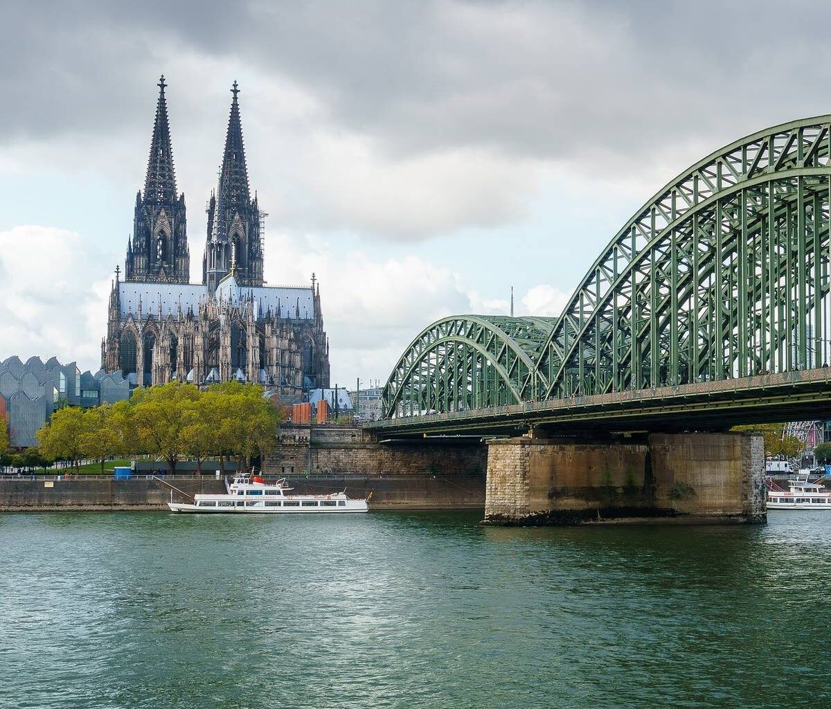 Kölner Stadtrat berät über Badeverbot im Rhein