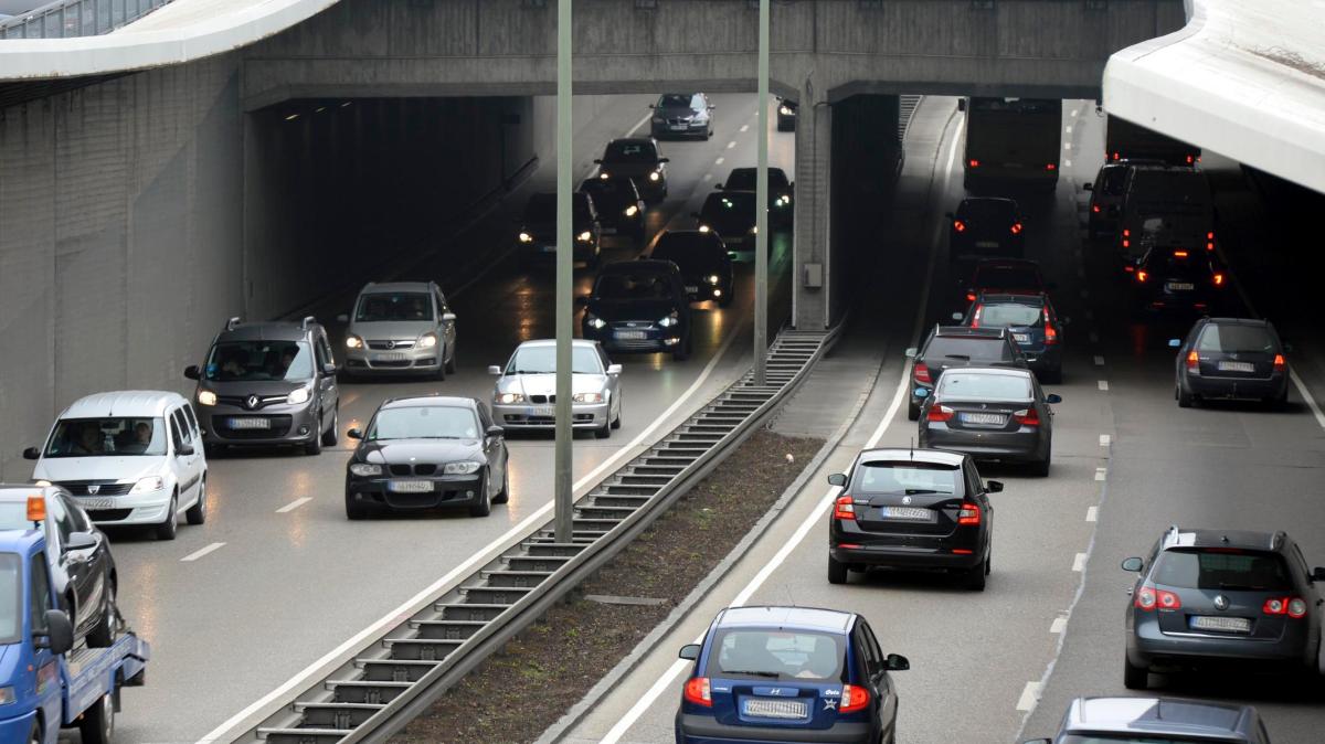Keine Pläne für Lärmschutzdeckel der B17 – Stadt hebt Kosten hervor