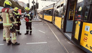 Zwei Verletzte bei Unfall mit Straßenbahnen in Berlin-Mitte