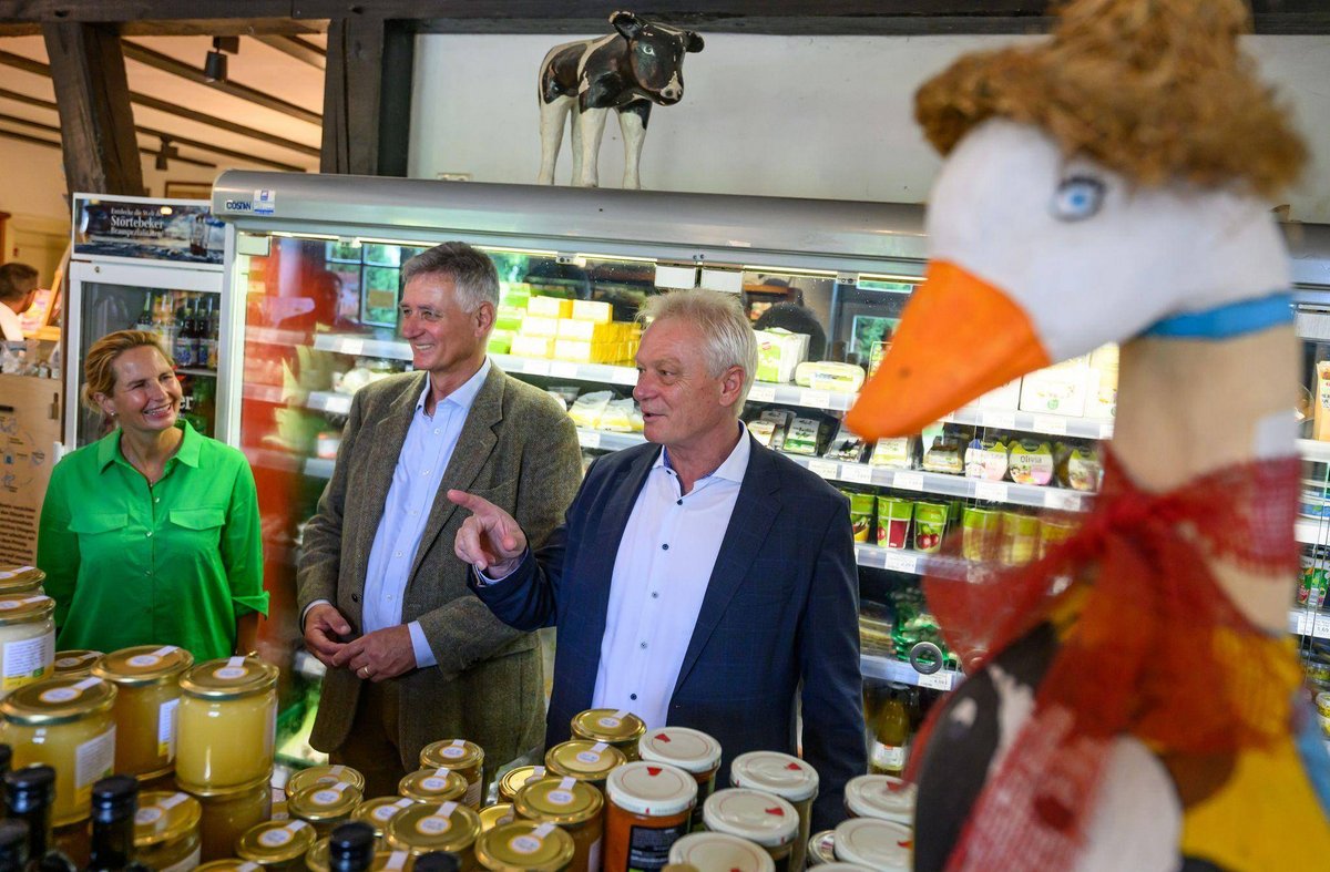 Berlin | Agrarminister Rainer serviert Gästen wieder Fleisch