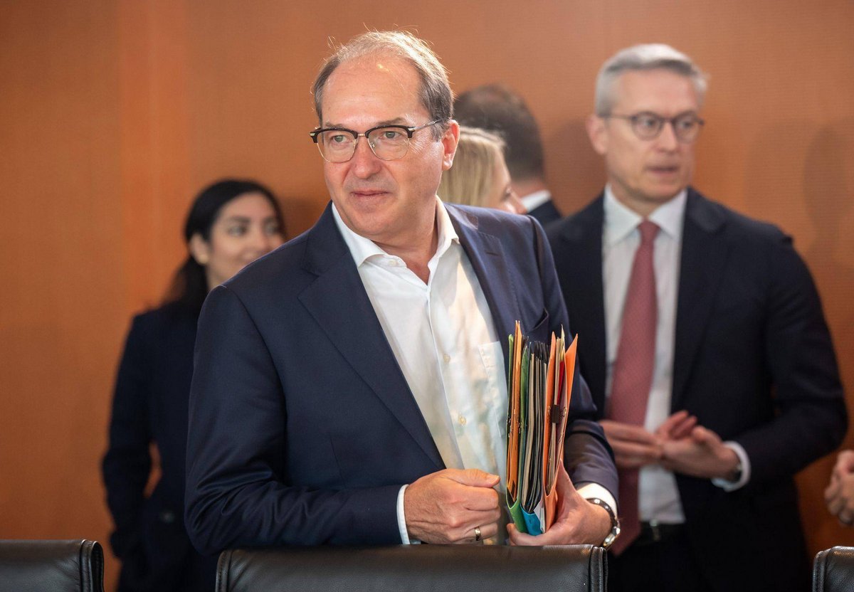 Berlin | Dobrindt: Wir werden Grenzkontrollen aufrechterhalten