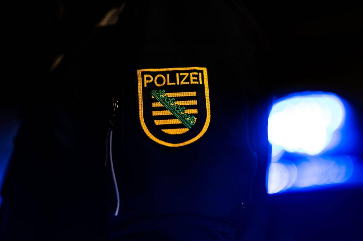 Dresden | «Corona-Spaziergang»: Polizist aus Beamtendienst entfernt