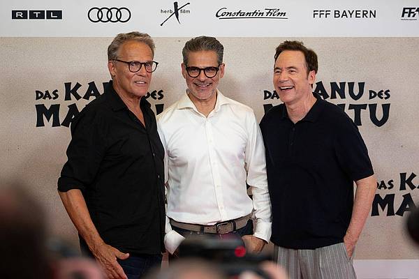 München | «Das Kanu des Manitu» - Filmvergnügen feiert Weltpremiere