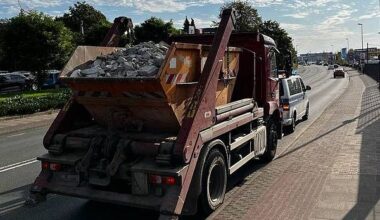 Ungesicherte Ladung: Gefahr durch Steinbrocken