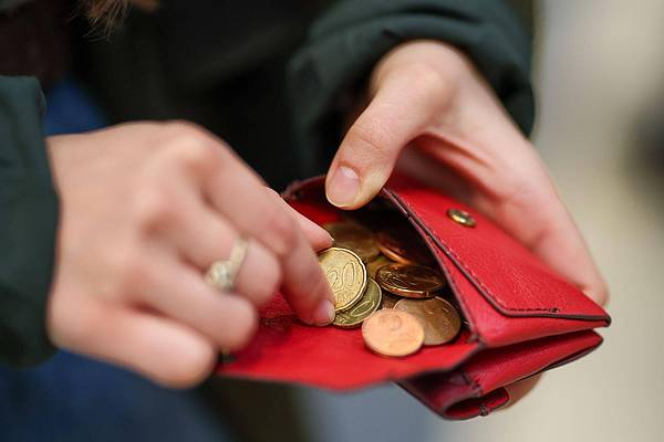 Wiesbaden | Ausgaben für Sozialhilfe deutlich gestiegen