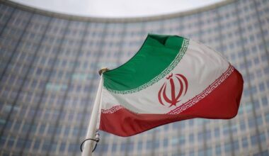 Berlin | Auswärtiges Amt fordert Deutsche zum Verlassen Irans auf