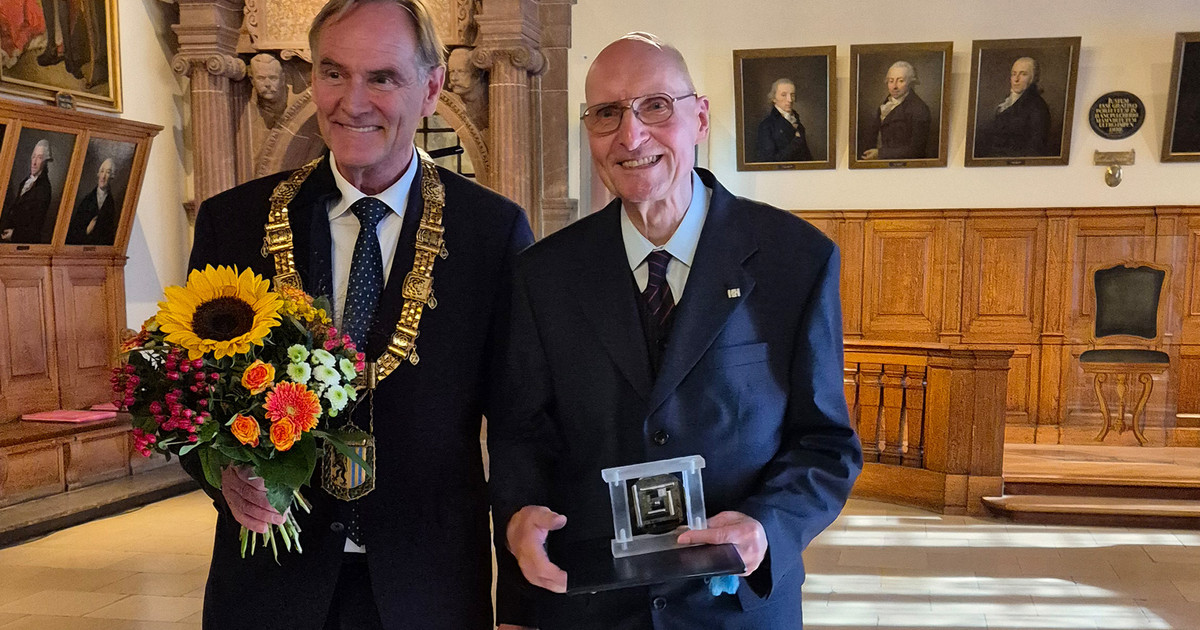 Ehrenmedaille für Dr. Günter Schmidt - Stadt Leipzig