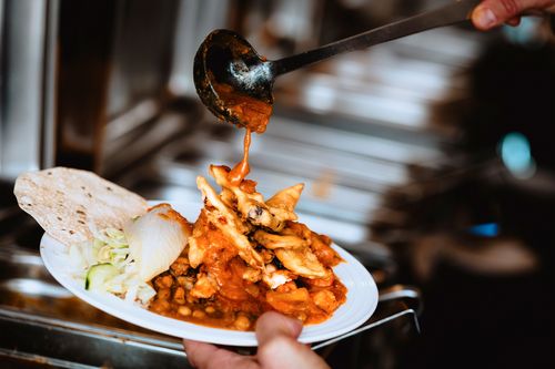 Warum Restaurants jetzt Strafgebühren einführen