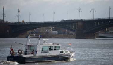 Jetski-Fahrerin rettet badenden Mann aus Rhein bei Mainz