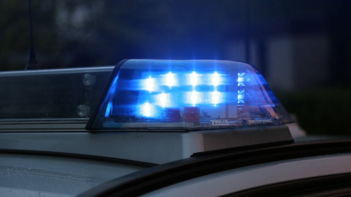 Herford: Unbekannte spannen Klebeband über Fahrbahn