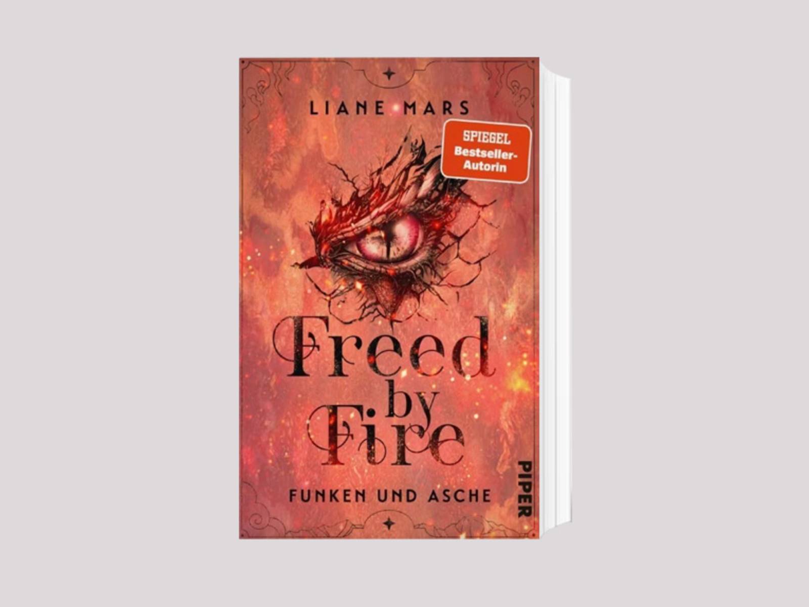 Das Cover zum Buch „Freed by Fire“ von Liane Mars