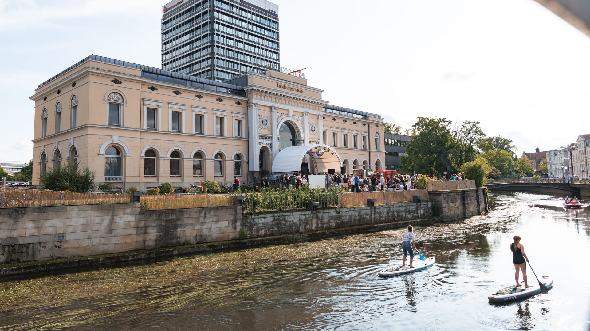 Der BLSK-Tower im Stadtzentrum: Erstmals fand in Braunschweig das Okerinsel Flair statt.