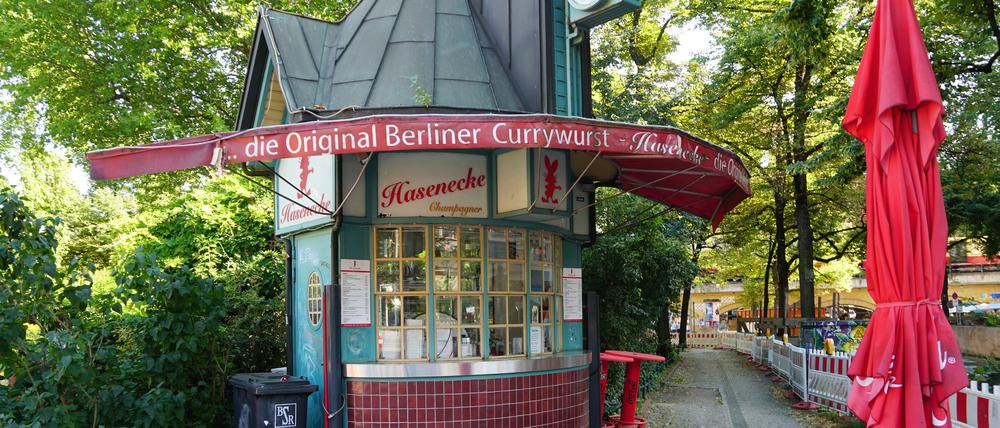Der Kiosk "Hasenecke" am Savignyplatz in Berlin-Charlottenburg sucht Personal.