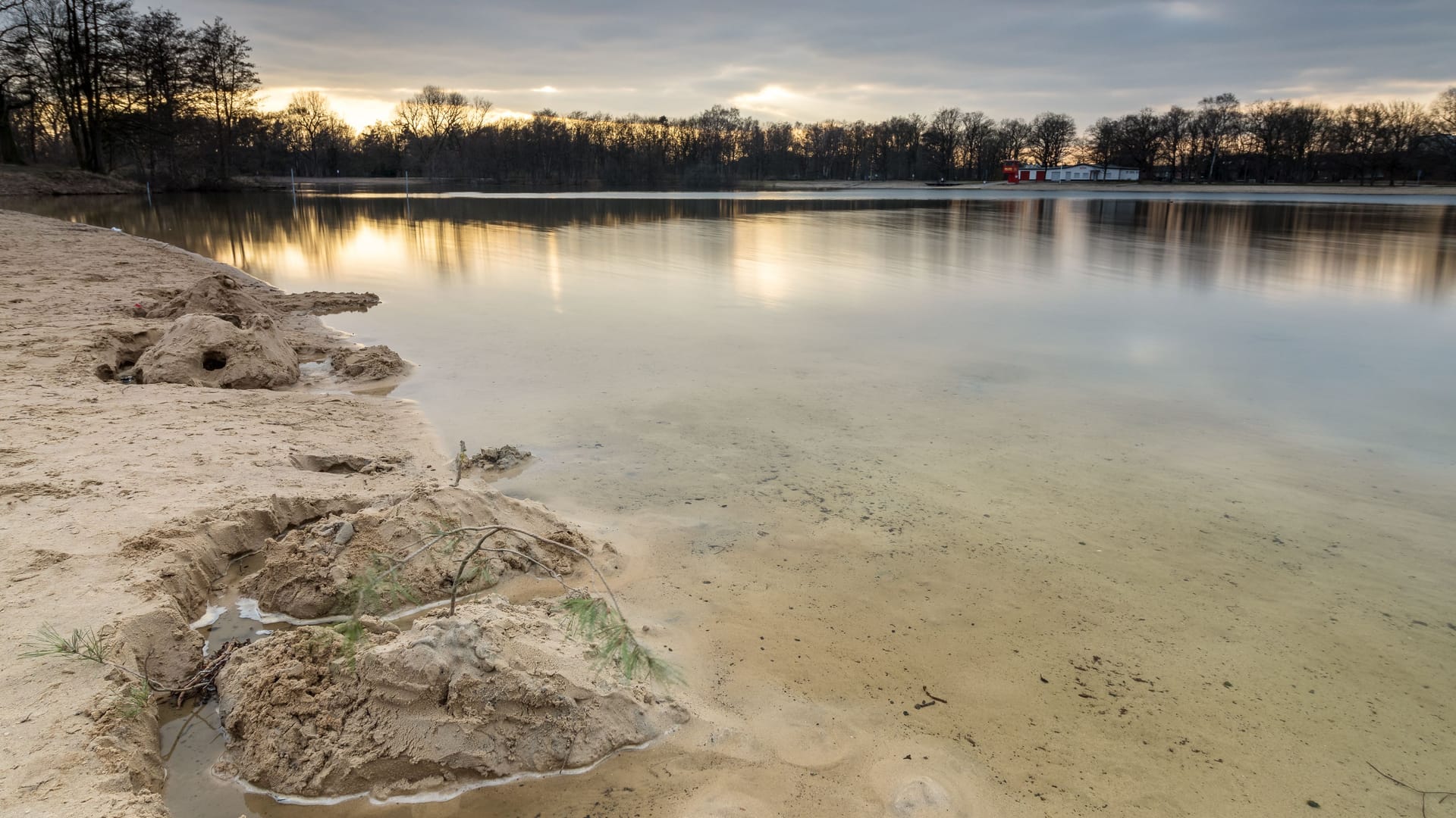 Der Silbersee in Langenhagen bei Hannover (Archivbild): Hier wurde eine Leiche entdeckt.