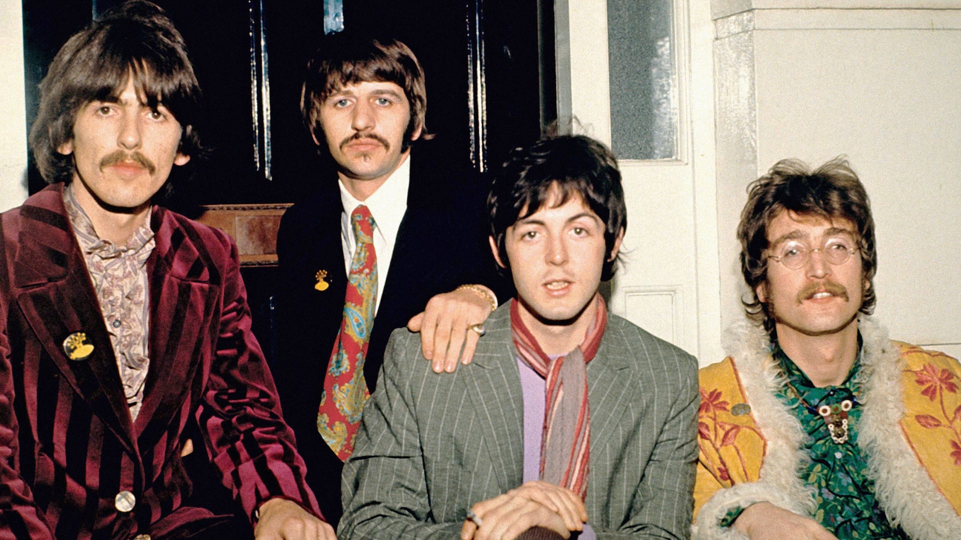 Die "Fab Four" im Studio (Archivbild): George Harrison (v.l.), Paul McCartney und John Lennon begannen ihre Karriere auf der Reeperbahn – zunächst noch ohne Ringo Starr (2.v.l.).