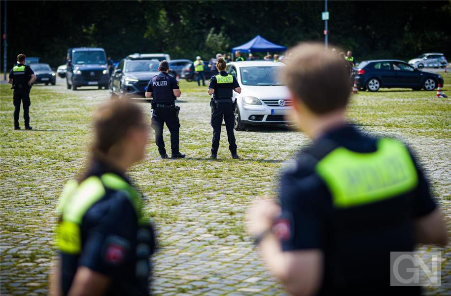 Polizei überprüft zahlreiche Autofahrer in Hannover