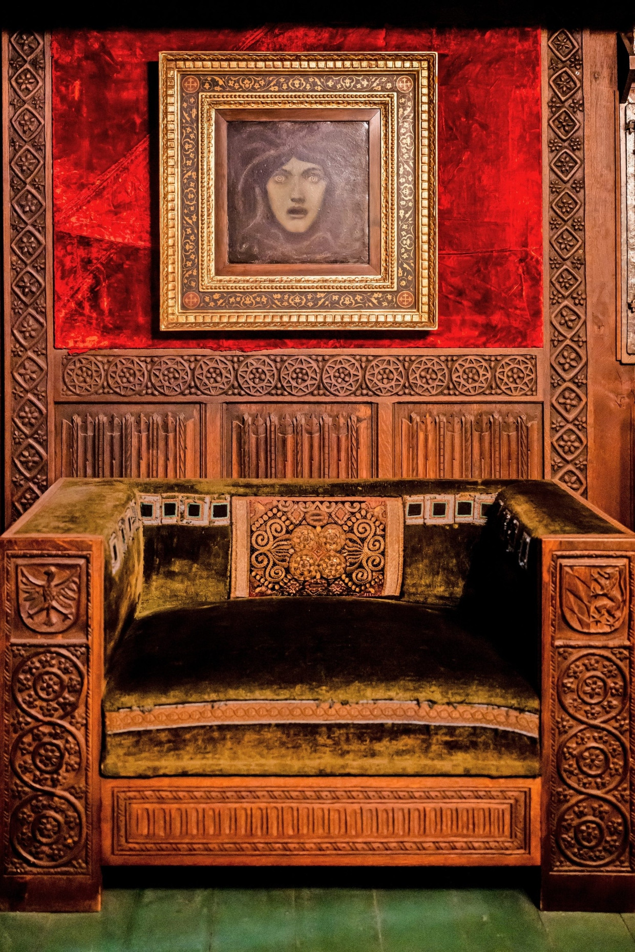 Diesen Künstler verehrte er geradezu: Von Franz von Stuck erwarb Gentil diese prächtige Fassung der „Medusa“.