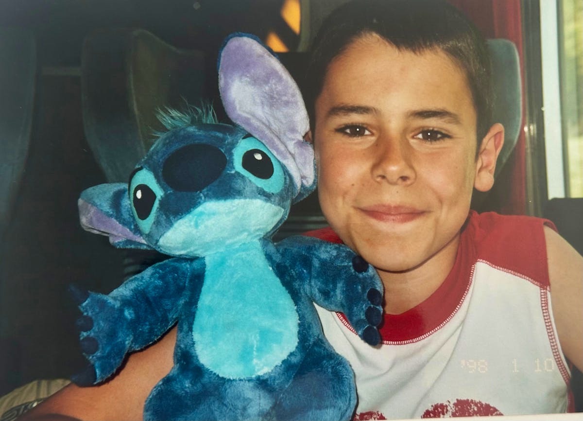 Früher gemobbt und ausgegrenzt, setzt sich Michael heute für queere Kinder und Jugendliche ein – und will ihnen mit seinem Projekt «Safe to Grow» geben, was ihm selbst gefehlt hat.