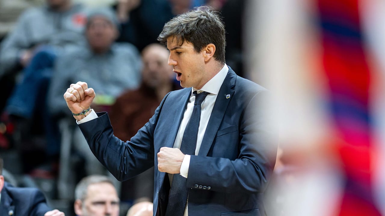 107:74 gegen Hamburg: Alba-Coach feiert Geburtstag mit Kantersieg | Sportmix
