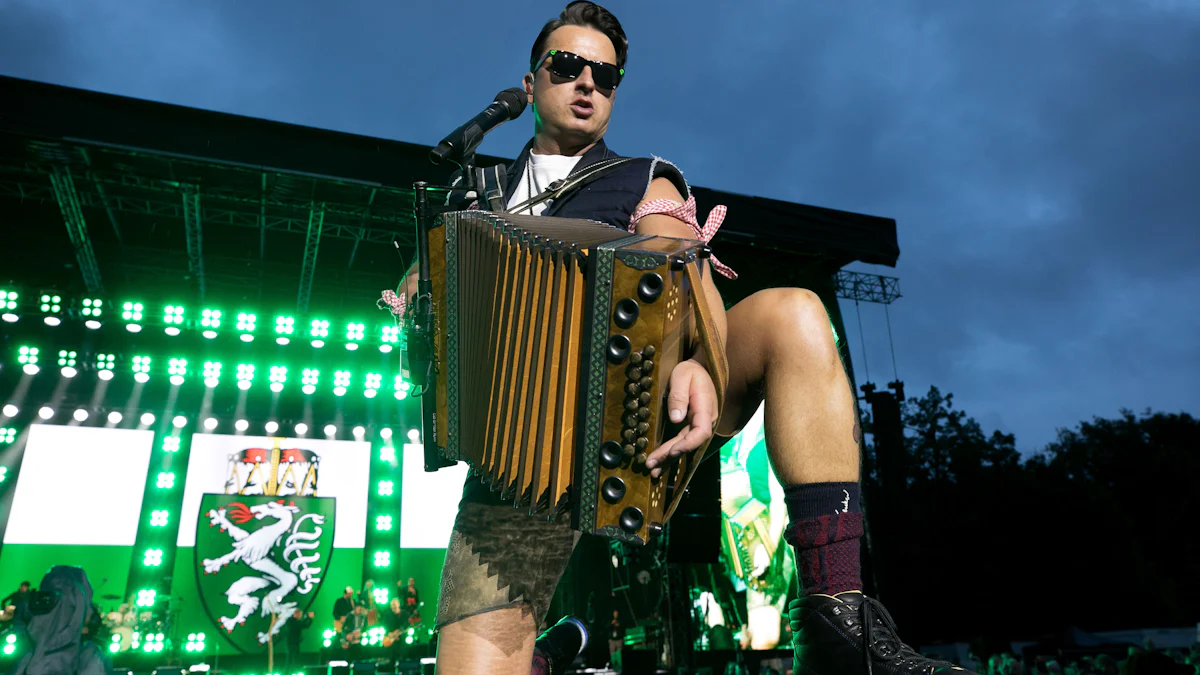 Königsplatz-Open-Air: Andreas Gabalier macht Party, dann wird er emotional - München