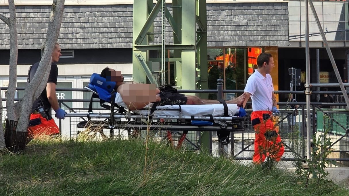 Wuppertal: Mann nach Blutbad in Wuppertal auf der Flucht | Regional