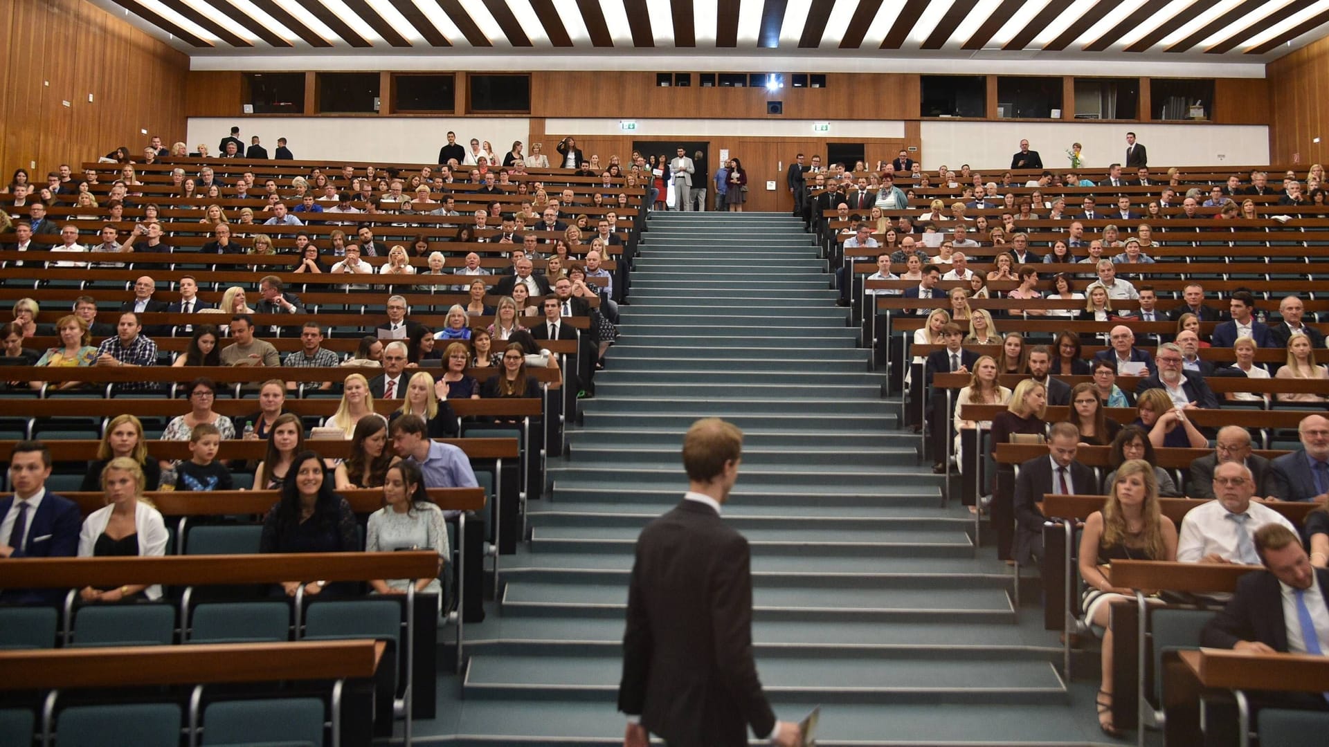 Ein Uni-Hörsaal (Archivbild): In Potsdam hat ein Dozent die "Letzte Generation" verhöhnt.