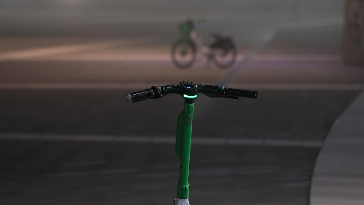 Dortmund: 18-Jähriger fährt mit Mietwagen Mann auf E-Scooter tot