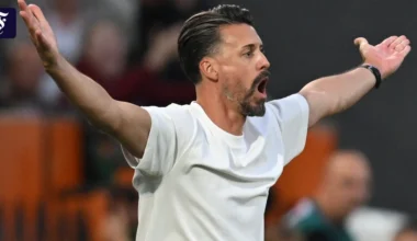 Augsburg-Trainer Sandro Wagner kritisiert FC Bayern und Sacha Boey