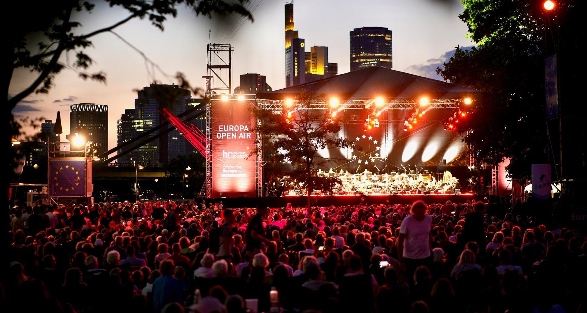 Gänsehaut und Tanzlaune: Europa Open Air verzaubert Frankfurt | hessenschau.de