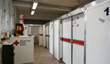 Helfer gestalten Cranger DRK-Wache um
