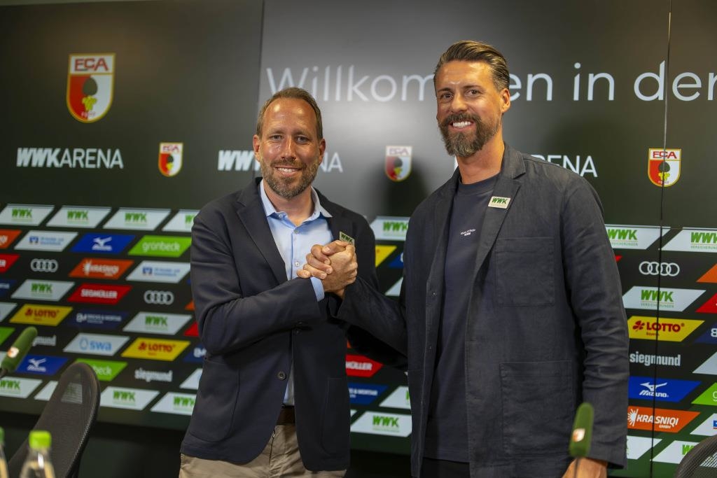 Oberpfälzer Michael Ströll hat beim FC Augsburg viel vor mit Sandro Wagner