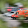 Kleinkind von Auto überrollt und schwer verletzt