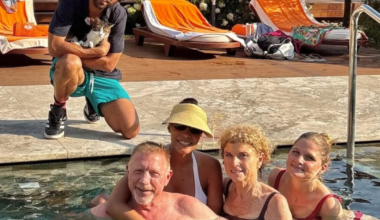 Neue Sommerbilder: Boris Becker planscht mit (fast) der ganzen Familie