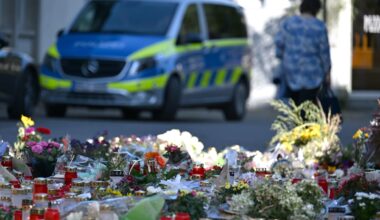 Attentat in Solingen: Ehemann hielt seine Frau, als sie starb | Regional