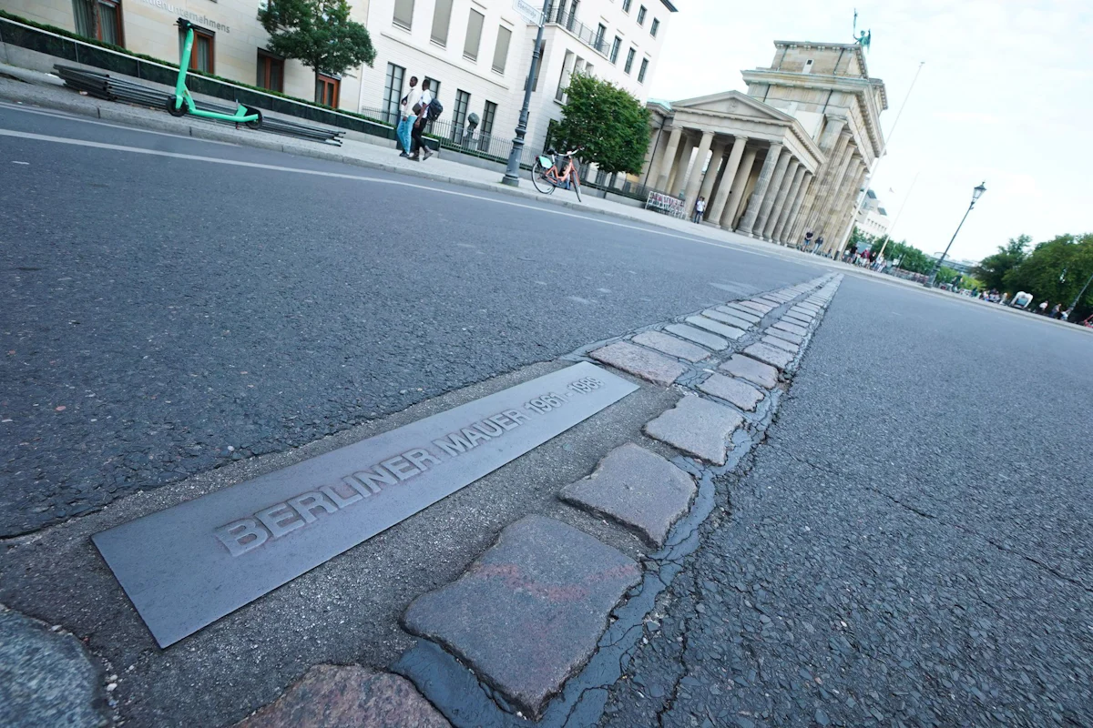 Geteilte Stadt - Berlin erinnert an den Bau der Mauer 1961 - Politik