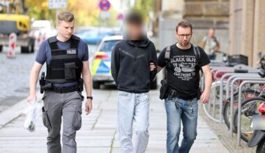 Nach Messerangriff in Straßenbahn in Dresden: Tatverdächtiger wird Haftrichter vorgeführt