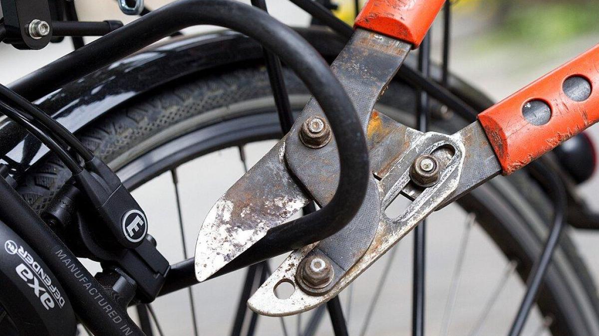 Unbekannte stehlen Bikes in Lechhausen