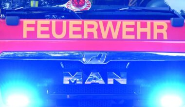 Feuer in Mehrfamilienhaus in Kiel – zwei Menschen verletzt