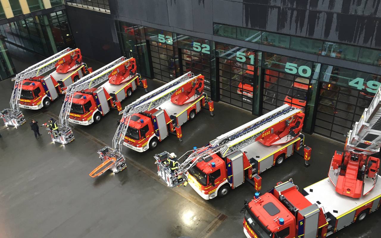 Bild der Feuerwache in Gelsenkirchen mit Leiterwagen