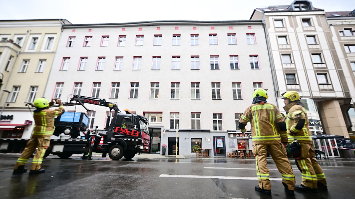 Berlin: Fünfstöckiges Wohnhaus droht der Einsturz – Feuerwehr räumt Gebäude