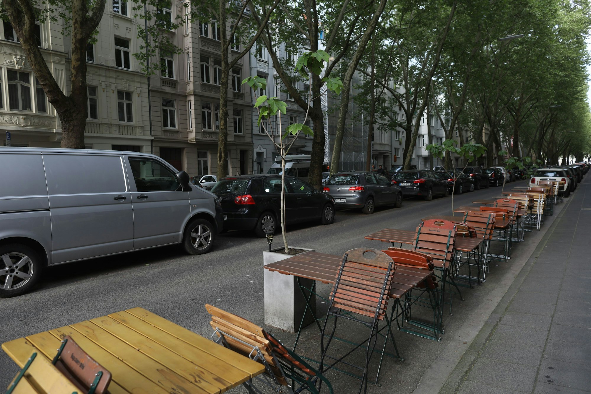 Vor Einführung des neuen Halteverbots gab es in der Weißenburgstraße 100 Parkplätze mehr.