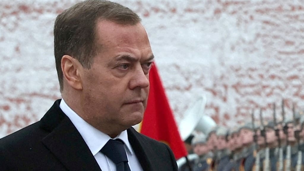 Ukraine-Gipfel: Medwedjew spottet über Europäer und „Clown aus Kiew“ – Merz schließt deutsche Truppen nicht aus ++ Liveticker